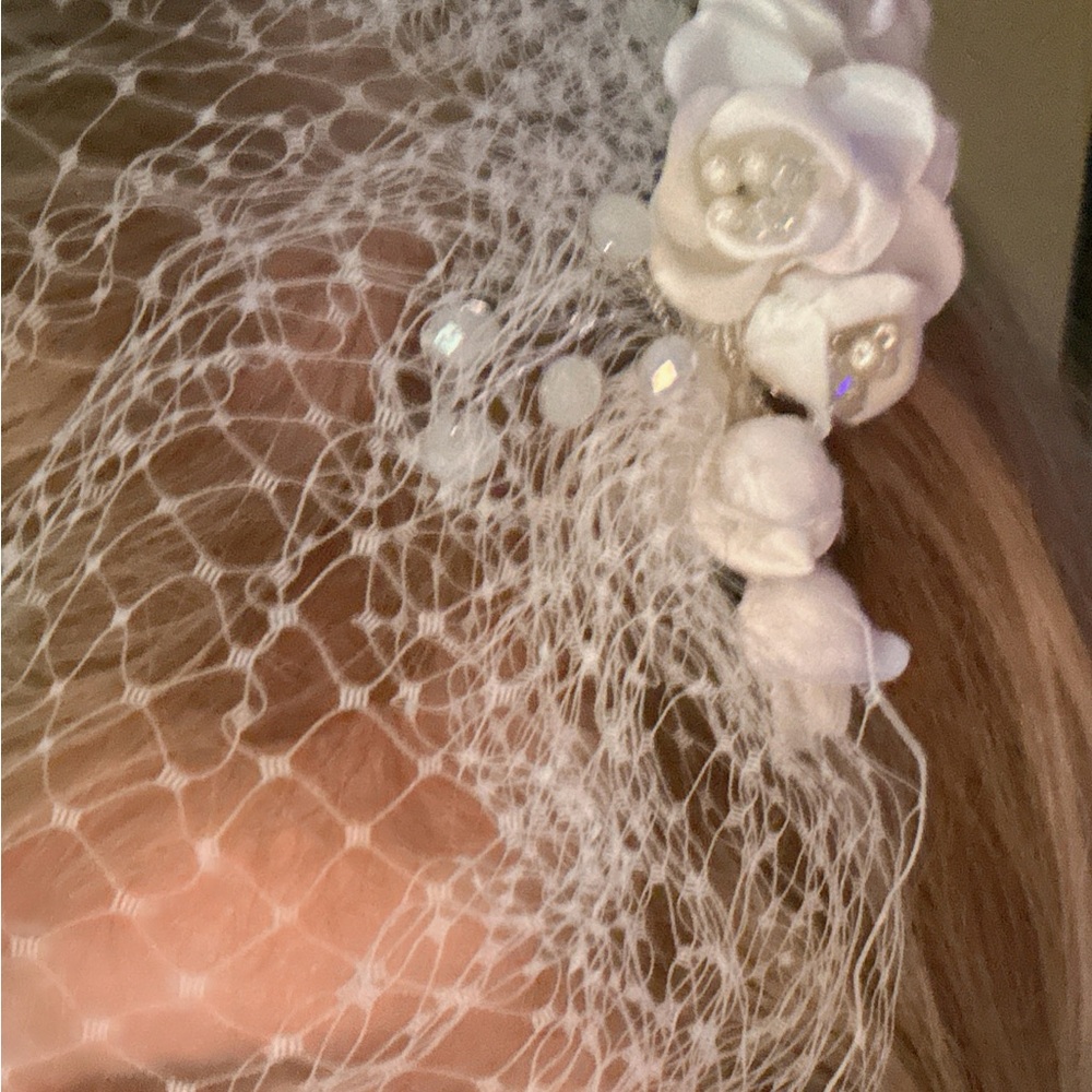 Rhinestone Flower Headpiece with birdcage - Picture 2 of 4